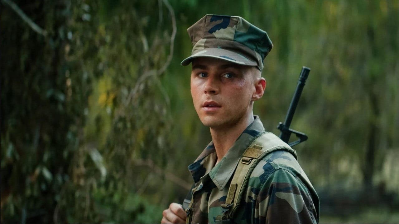 Boots, da Netflix, conta a história de um fuzileiro gay e foi inspirada no livro‑memória The Pink Marine, de Greg Cope White