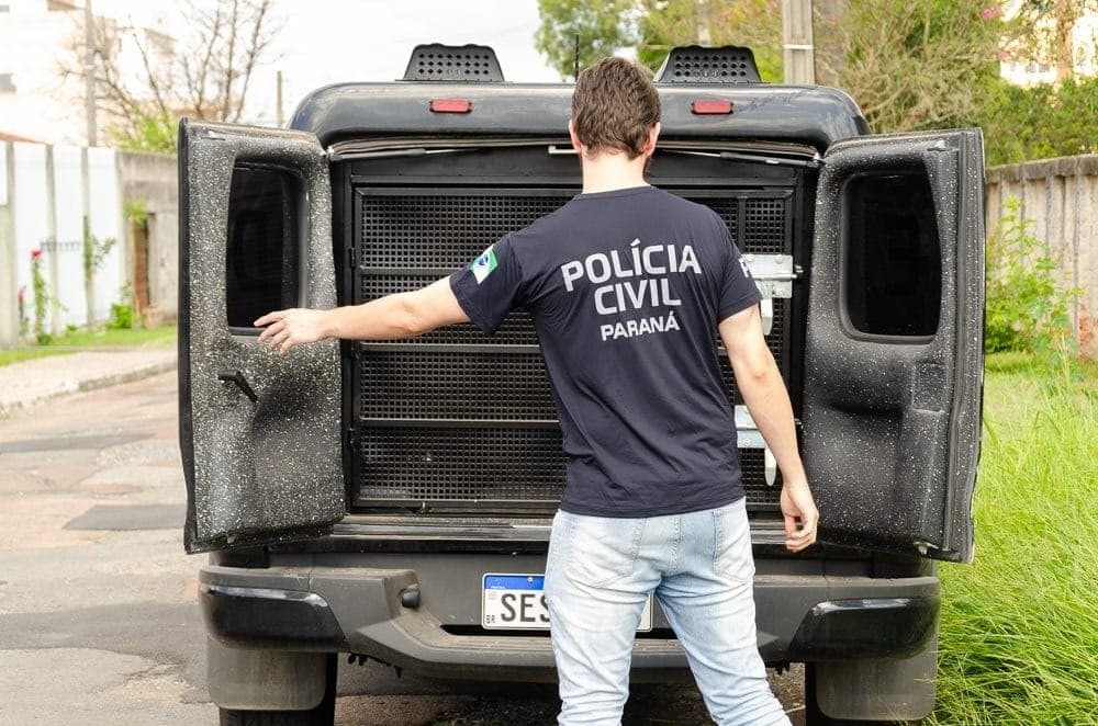 PCPR prendeu um homem de 73 anos suspeito de estupro de vulnerável, importunação sexual e stalking em Loanda, no Noroeste do Paraná.