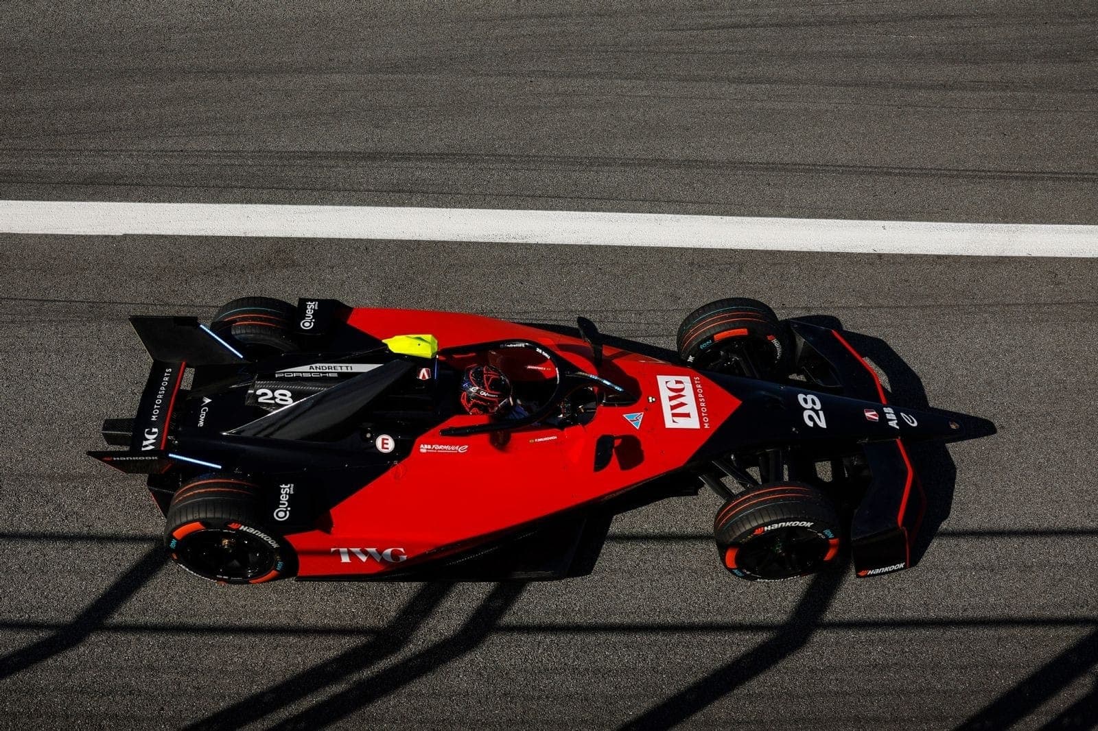 Brasileiros Lucas di Grassi e Felipe Drugovich ficaram em posições intermediárias na sessão em Valência