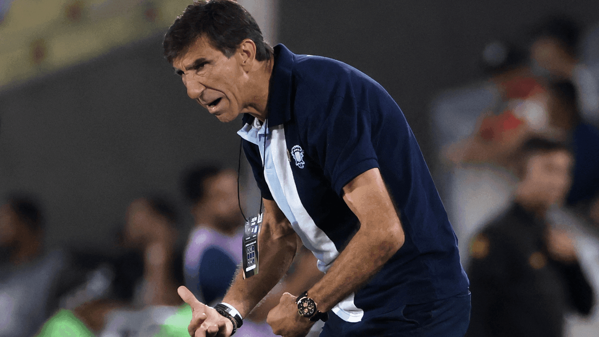 Técnico do Racing Gustavo Costas provoca polêmica ao enviar áudio exaltado antes da semifinal