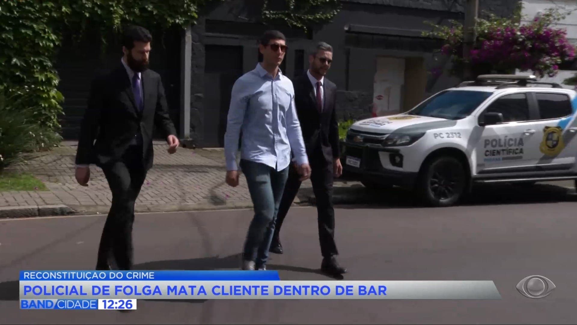 Reconstituição refaz caso de policial que matou cliente em bar de Curitiba