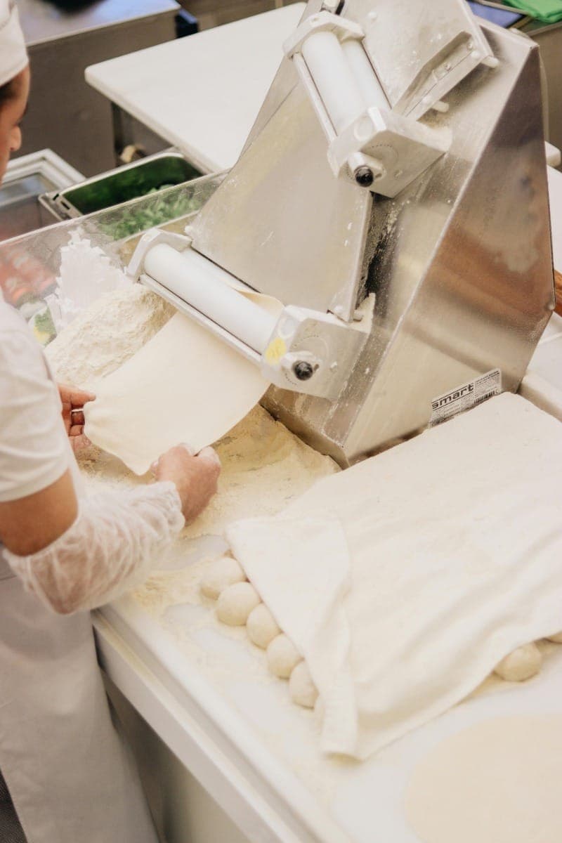 Fábrica vai produzir alimentos de padaria e rotisseira