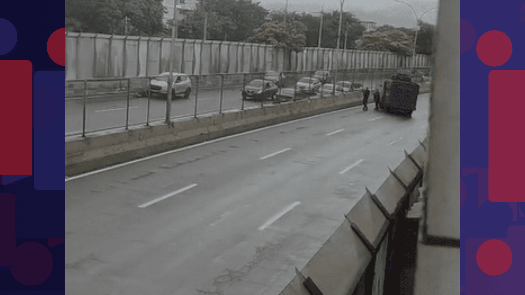 Policias em troca de tiro com bandidos nas linha amarela