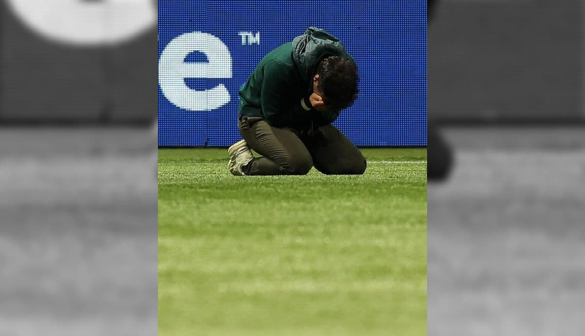 Técnico Abel Ferreira emocionado após classificação do Palmeiras.