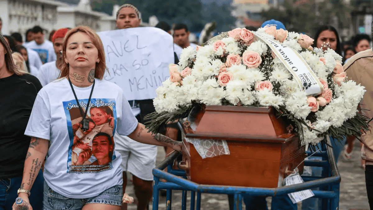 Últimos corpos de pessoas assassinadas em operação no Rio deixam o IML