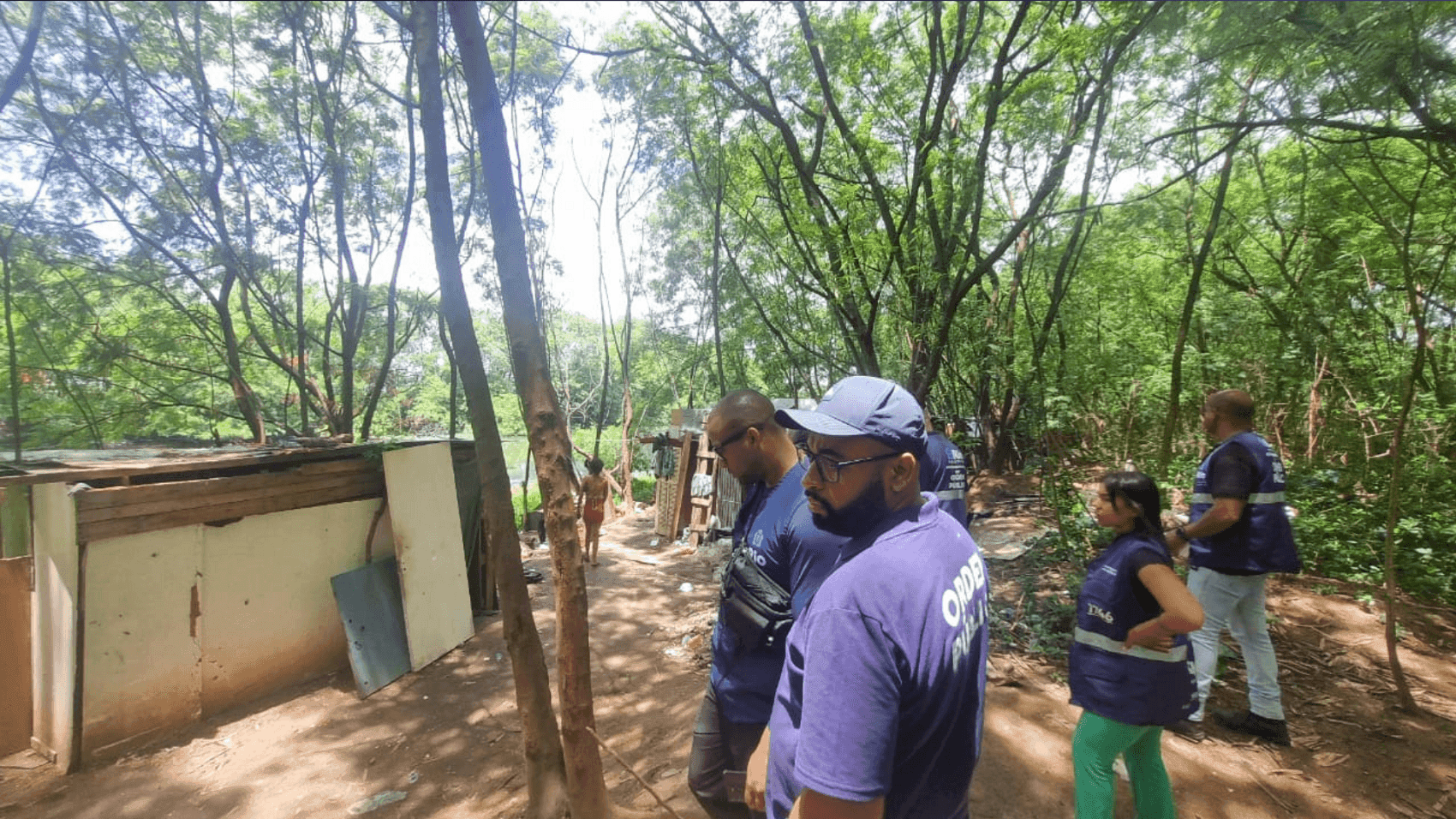Construções irregulares sendo demolidas na Cidade de Deus