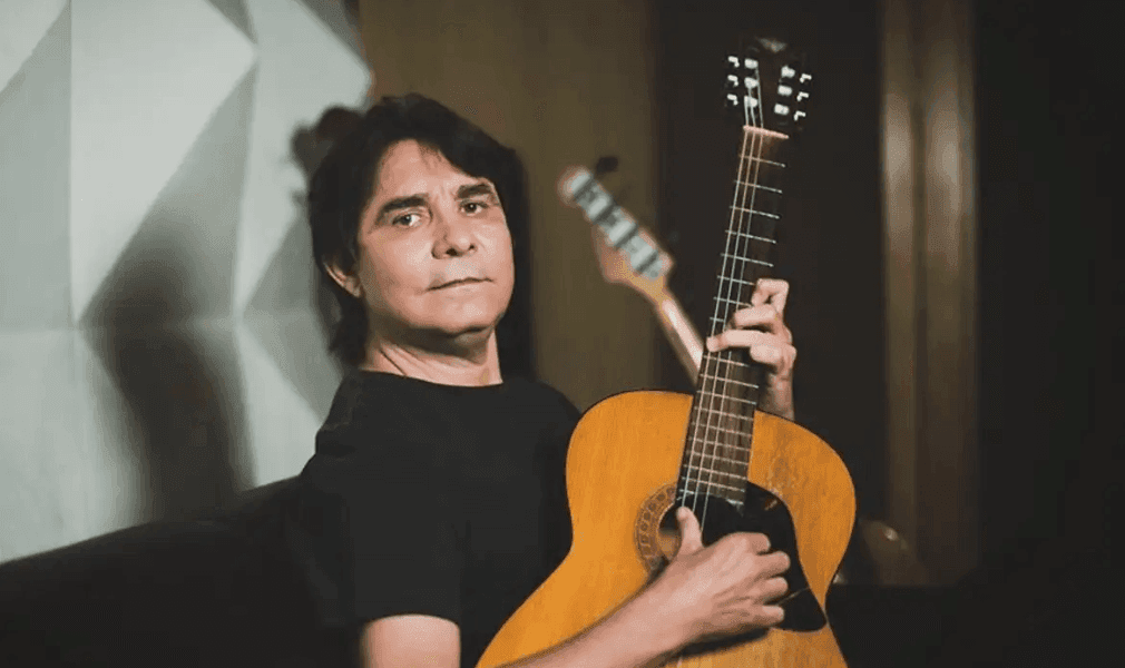 Família do cantor confirmou informação nesta segunda (3); artista tinha 73 anos