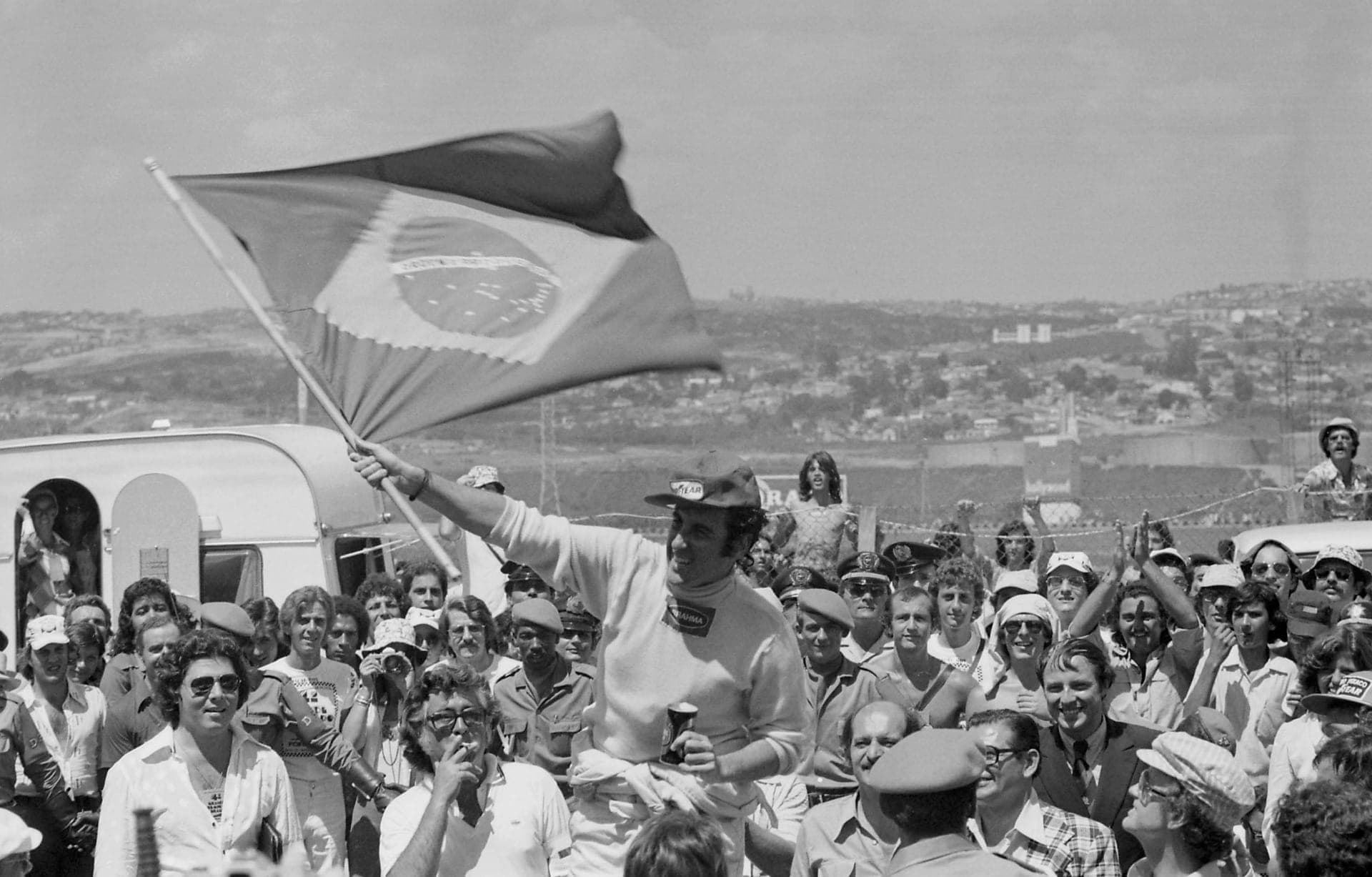 O dia que Interlagos viu a primeira dobradinha brasileira da história na Fórmula 1