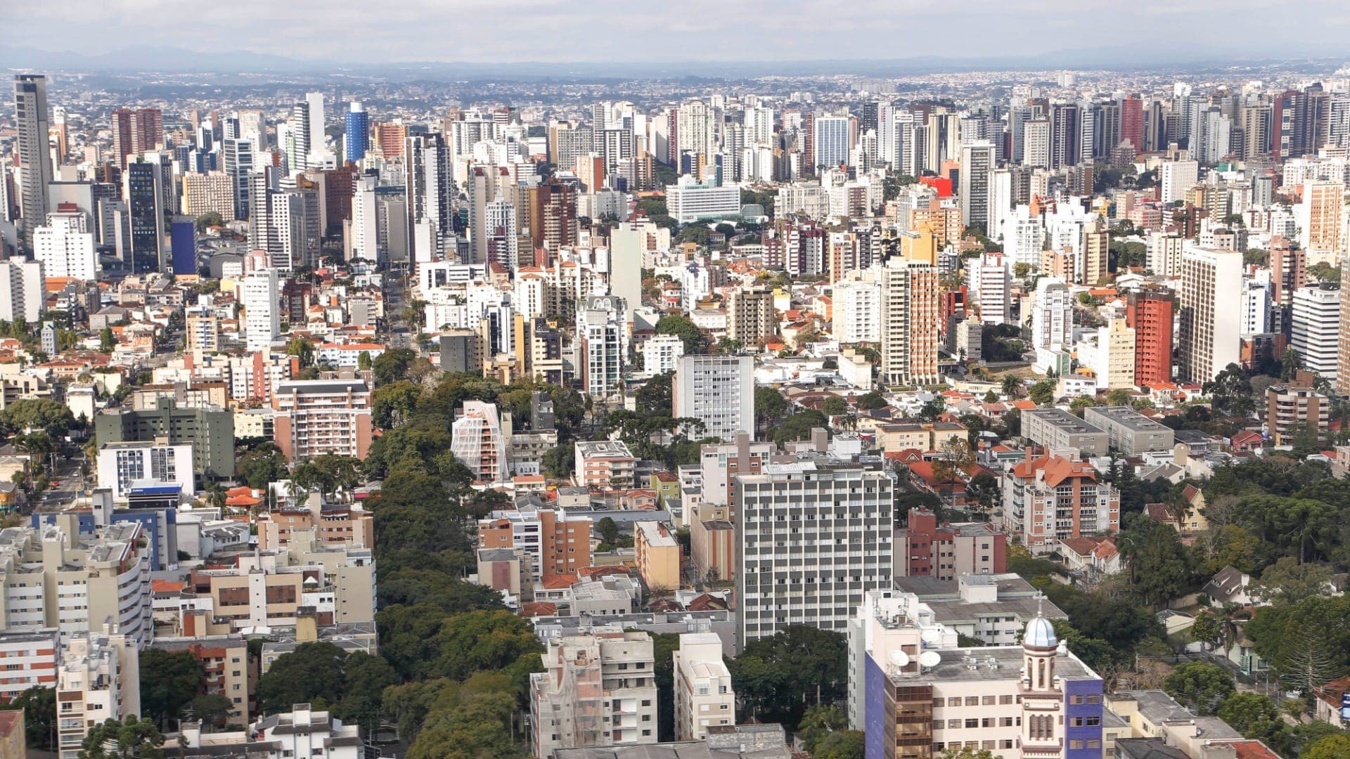 Centro, Água Verde e Bigorrilho estão entre os bairros com mais vendas de imóveis novos em Curitiba