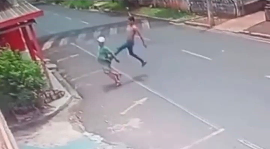 O caso aconteceu por volta das 11h da manhã do domingo(2) no bairro Vila Boa Esperança