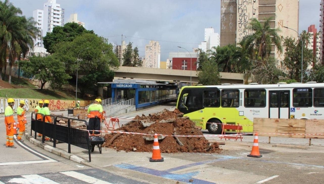 As alterações programadas pela Emdec ocorrem por conta das obras de construção do piscinão da Praça da Ópera