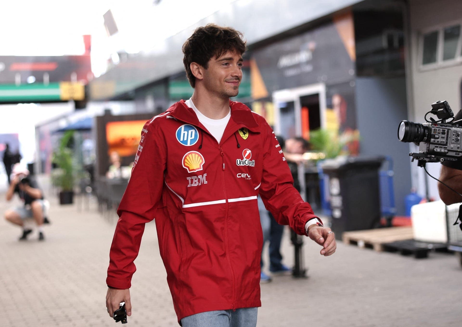 Charles Leclerc no Autódromo de Interlagos para o GP de São Paulo 2025