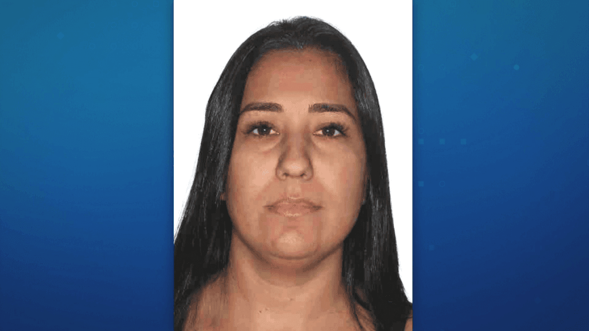 Mulher é morta pelo marido com tiro na cabeça na frente da filha