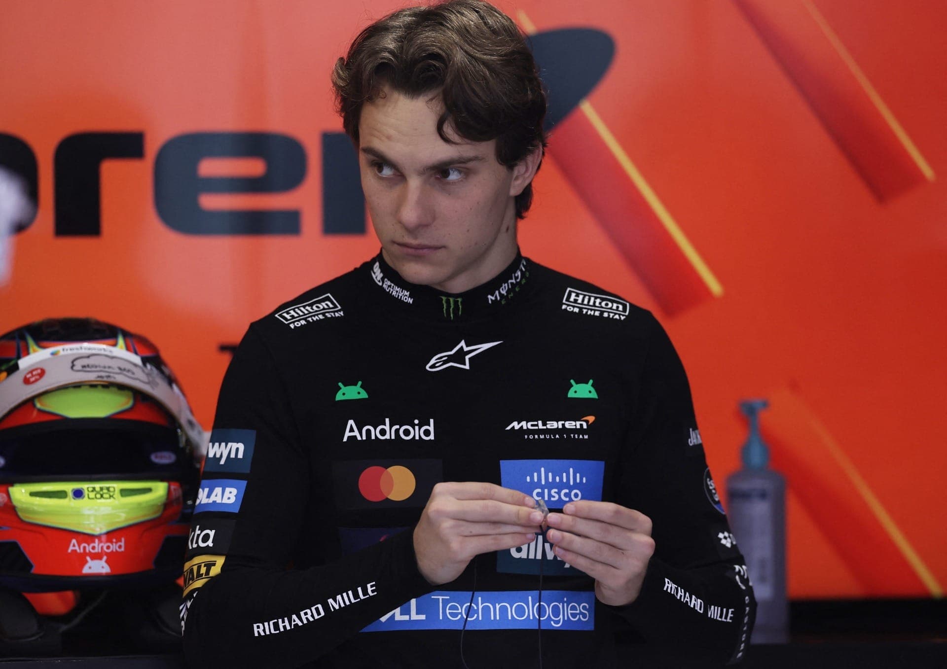 Piastri celebra P3 e diz estar "muito mais feliz" com o carro da McLaren em Interlagos