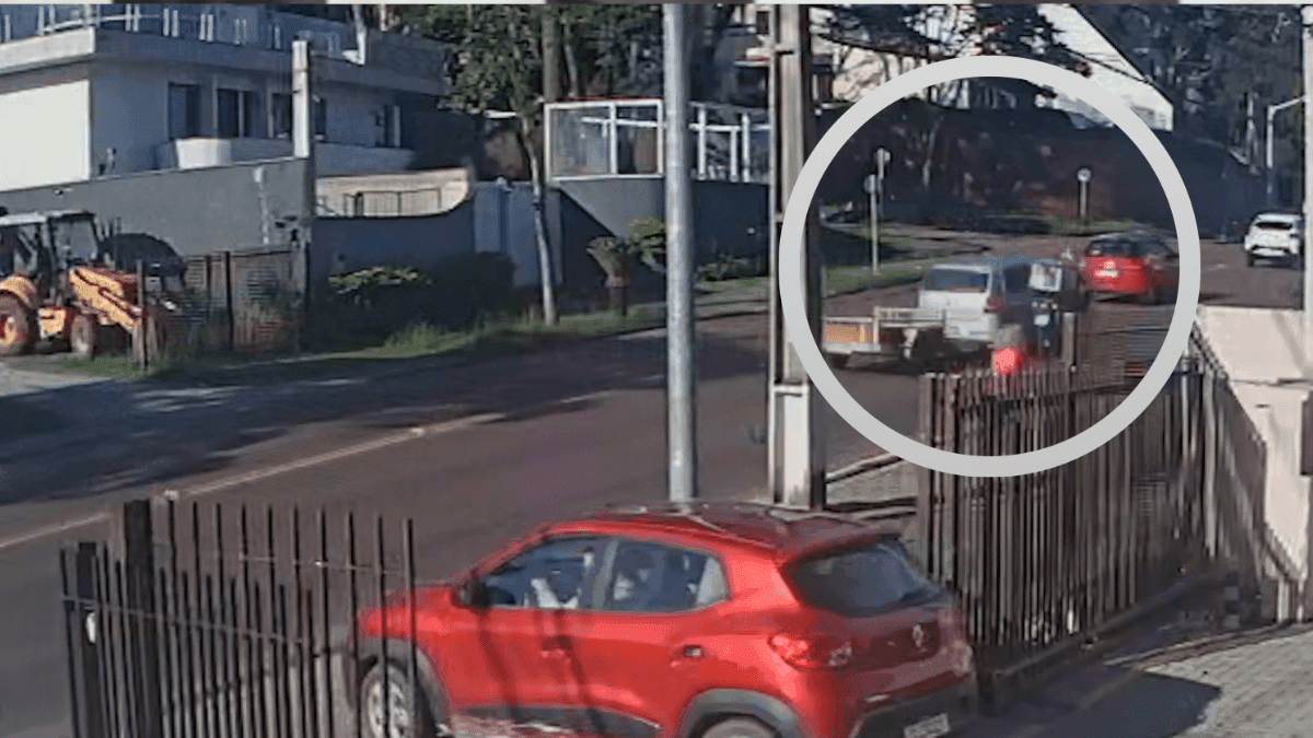 Polícia busca motorista que fugiu após acidente com morte em Curitiba