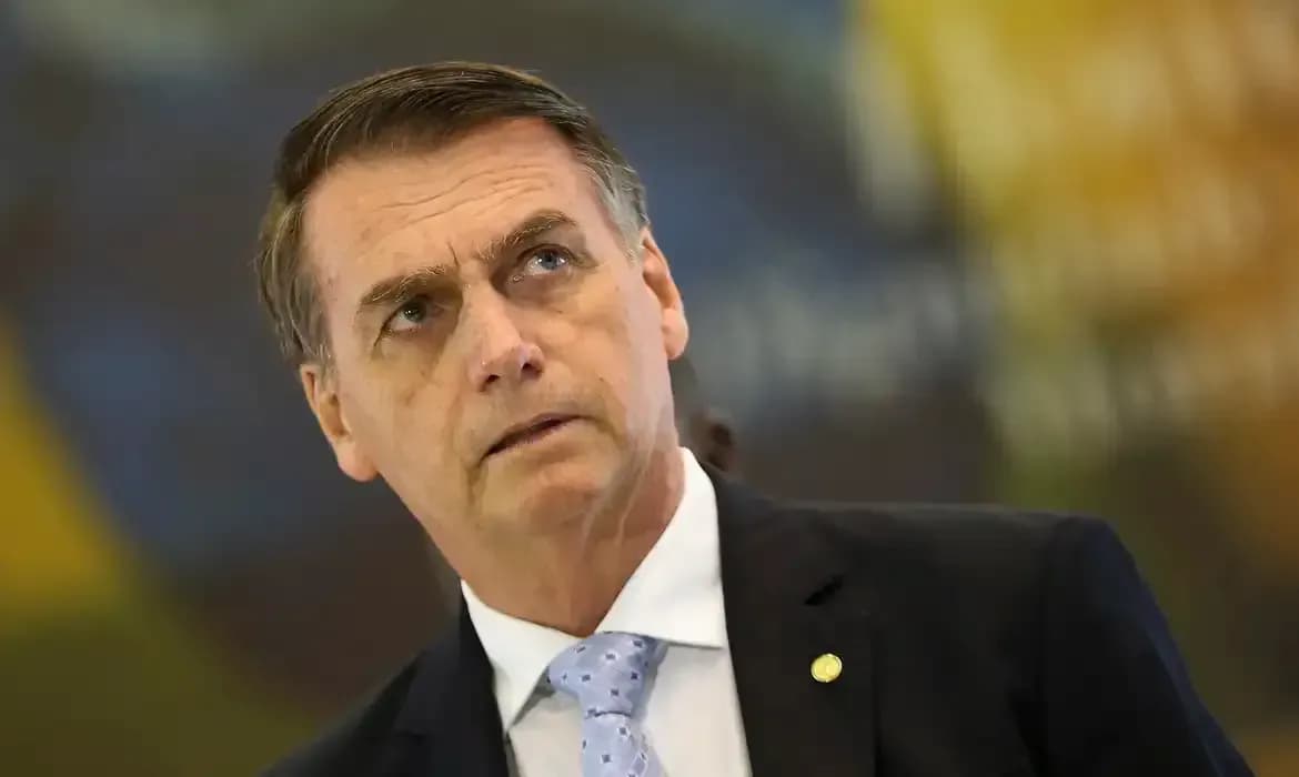 Primeira Turma do STF rejeita recurso e mantém condenação de Bolsonaro por trama golpista