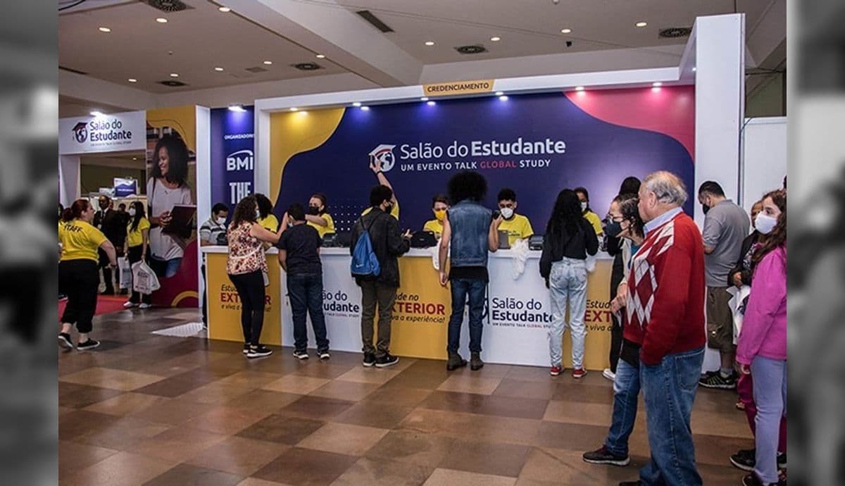 Salão do Estudante permite orientação gratuita sobre intercâmbio em São Paulo.