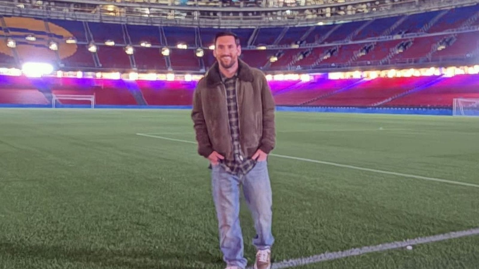 Messi retorna ao Camp Nou após 4 anos