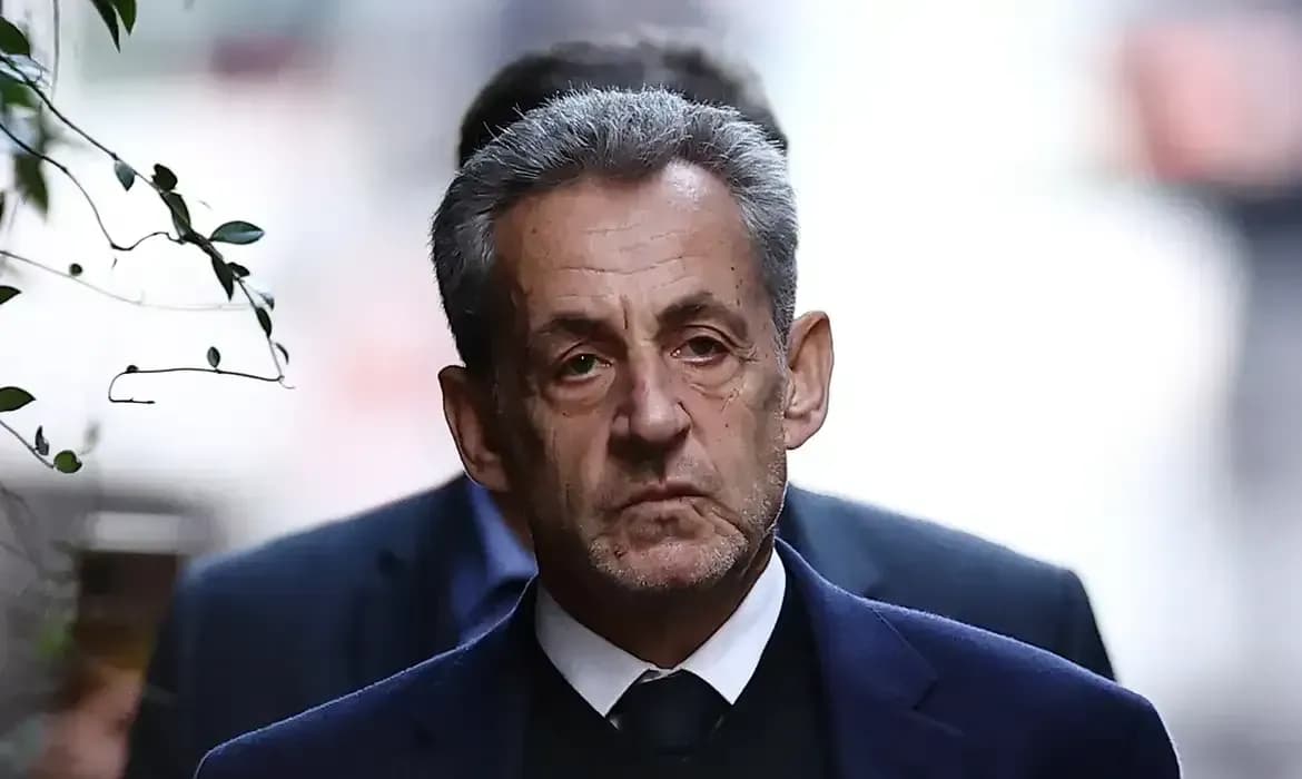 Sarkozy deixa prisão e aguardará em liberdade julgamento de recurso na França