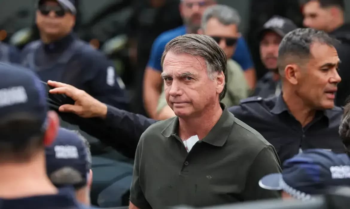 STF rejeita recurso de Bolsonaro e julga novos réus por golpe