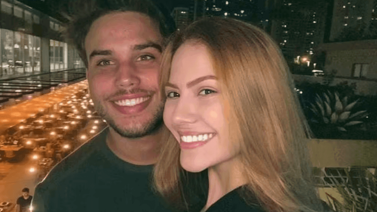Sarah Poncio e Jonathan Couto são flagrados juntos