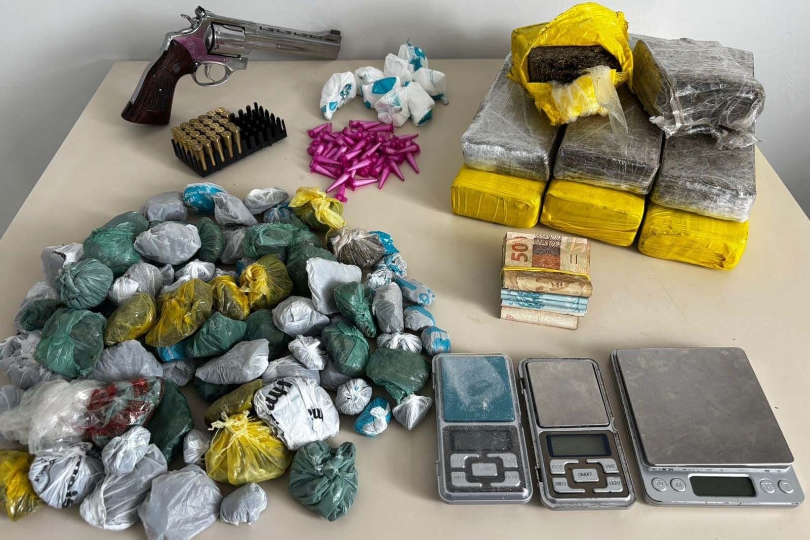 PCPR e PMPR prendem sete pessoas em operação contra o tráfico de drogas em Palmeira