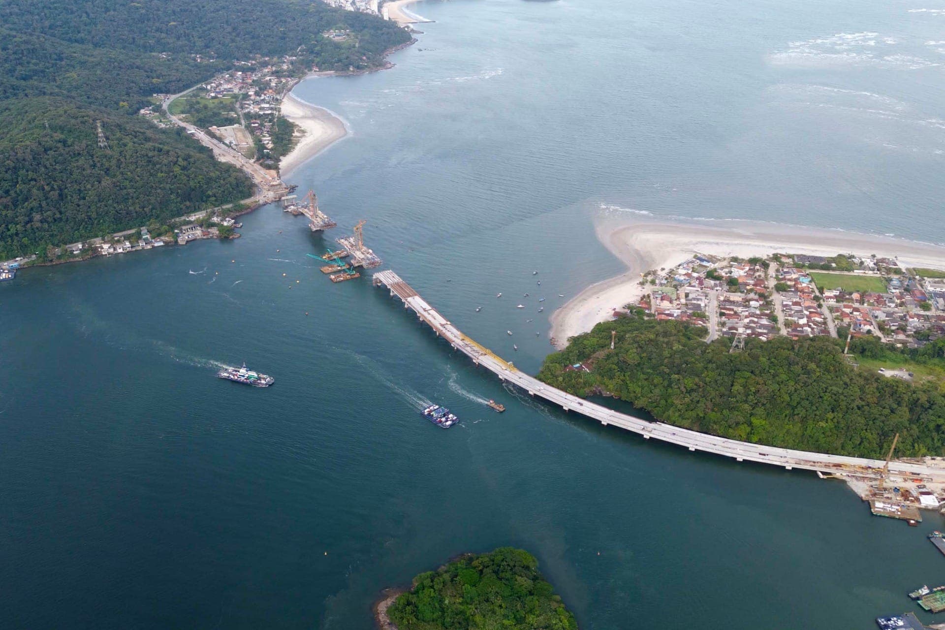 Ponte de Guaratuba chega a 80% de execução e obras seguem em ritmo acelerado