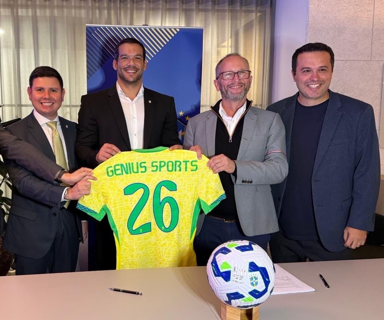 Netto Góes e Samir Xaud com representantes da Genius