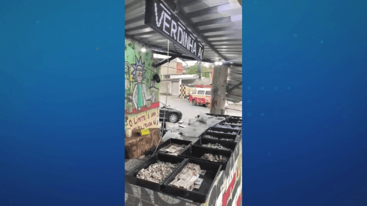 Feira das drogas: tráfico segue no Complexo da Penha após megaoperação