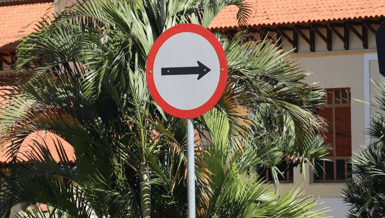 Sentido único de circulação na rua Iracema, na Vila Aeroporto