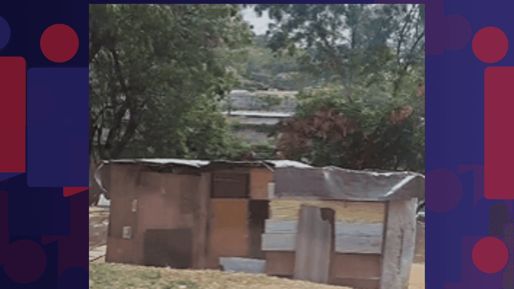Construções irregulares realizadas no viaduto da Mangueira