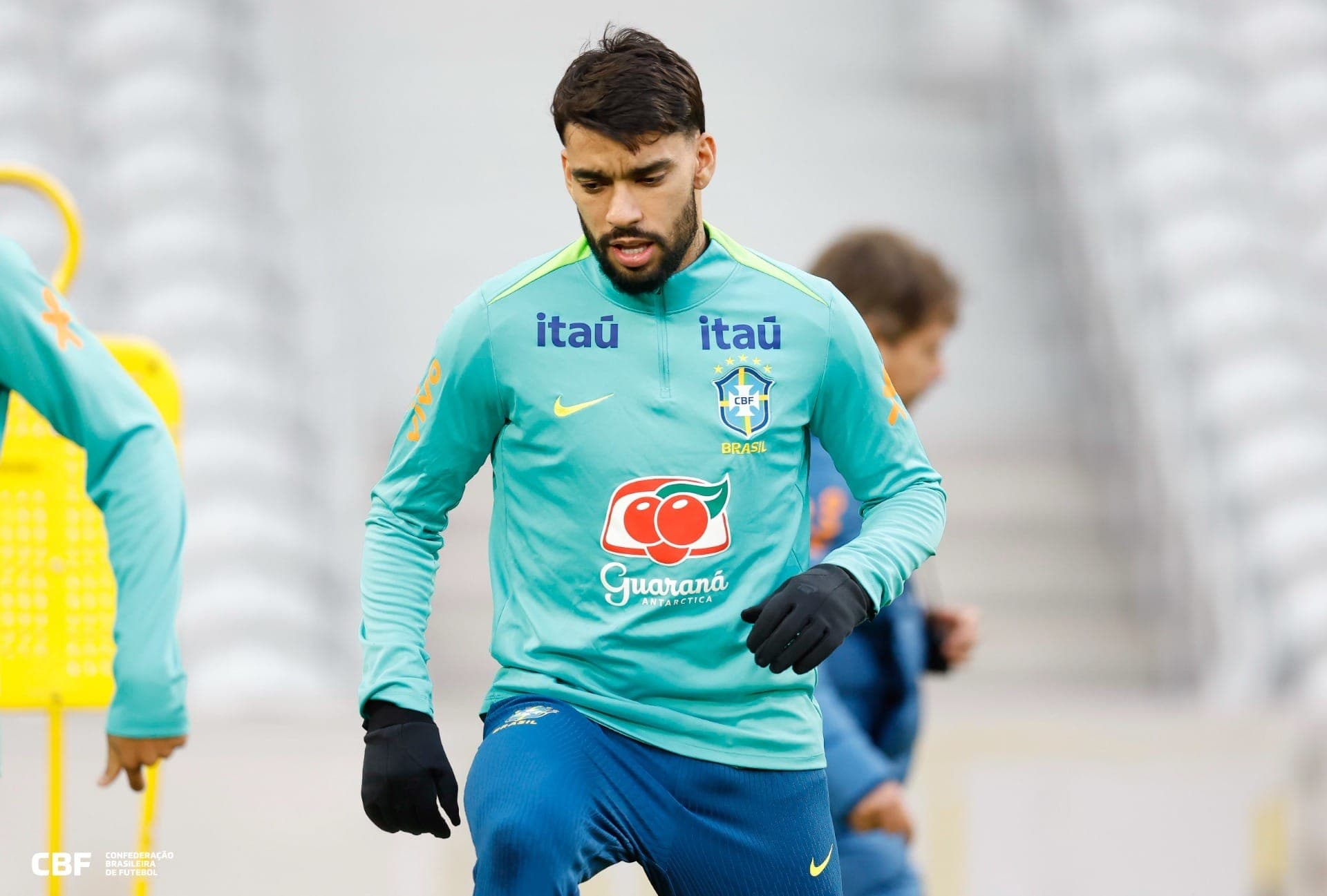 Lucas Paquetá em treino da Seleção