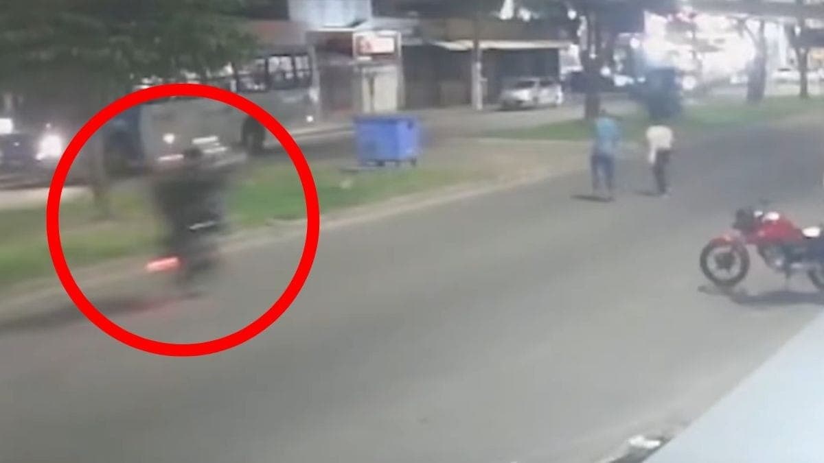 Idoso morre após ser atingido por motociclista que empinava moto no ES