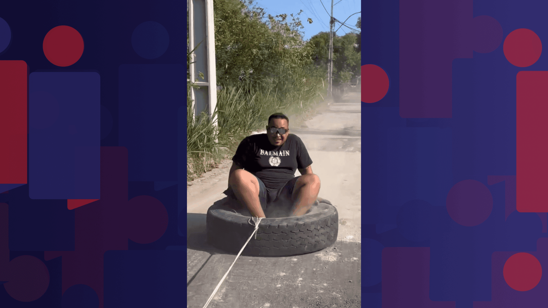 Nos vídeos, Daniel Fernandes aparece em cima do objeto, de capacete, sendo puxado por um carro.