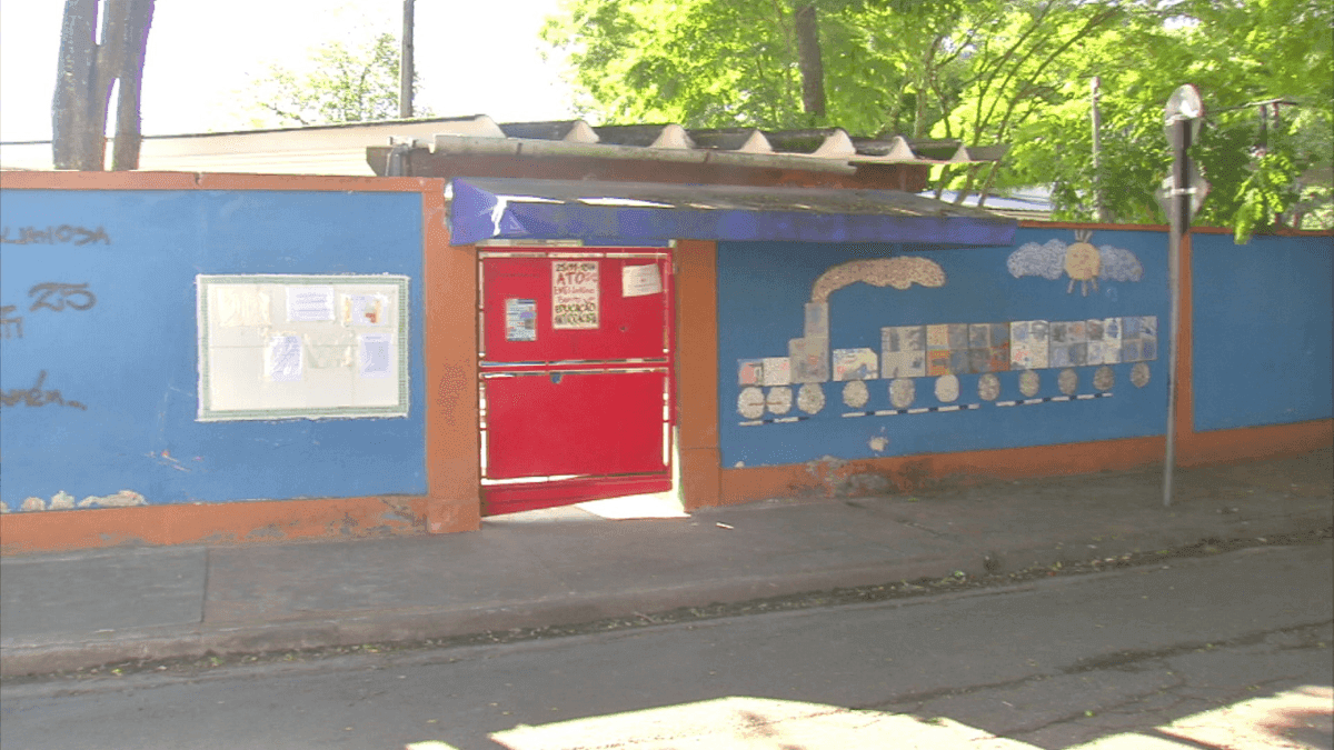 Polícia investiga conduta de PMs que invadiram escola em São Paulo