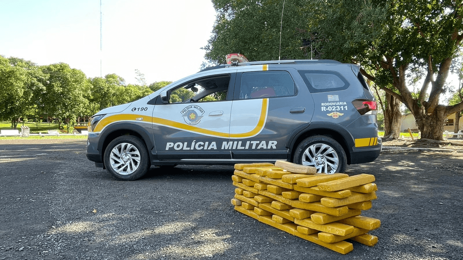 A droga estava escondida no banco traseiro do carro