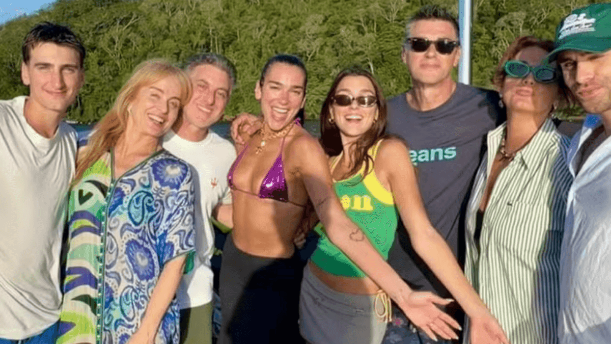 Dua Lipa visita mansão de Luciano Huck e Angelica
