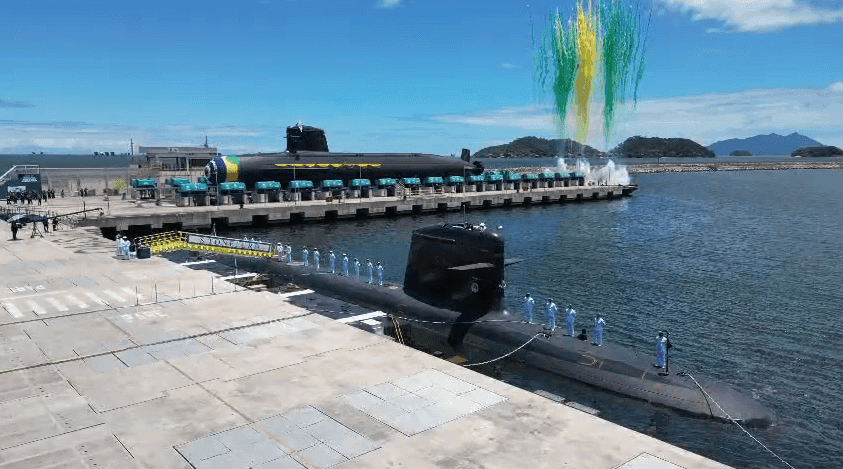 Já o submarino Toneleiro passou por essa fase e hoje foi incorporado à frota da Marinha