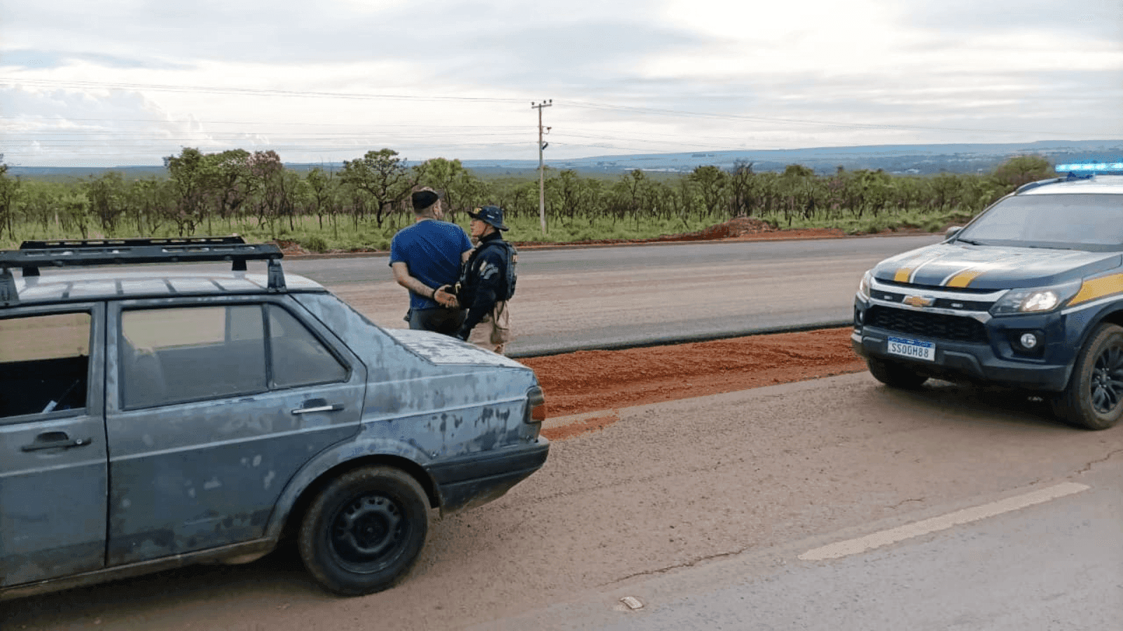 O suspeito foi capturado na BR-020 no estado de Goiás