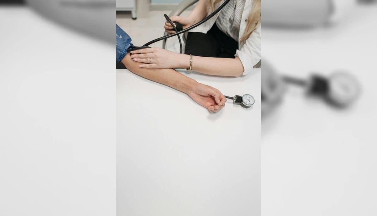 Entre os serviços oferecidos está a aferição de pressão e glicemia