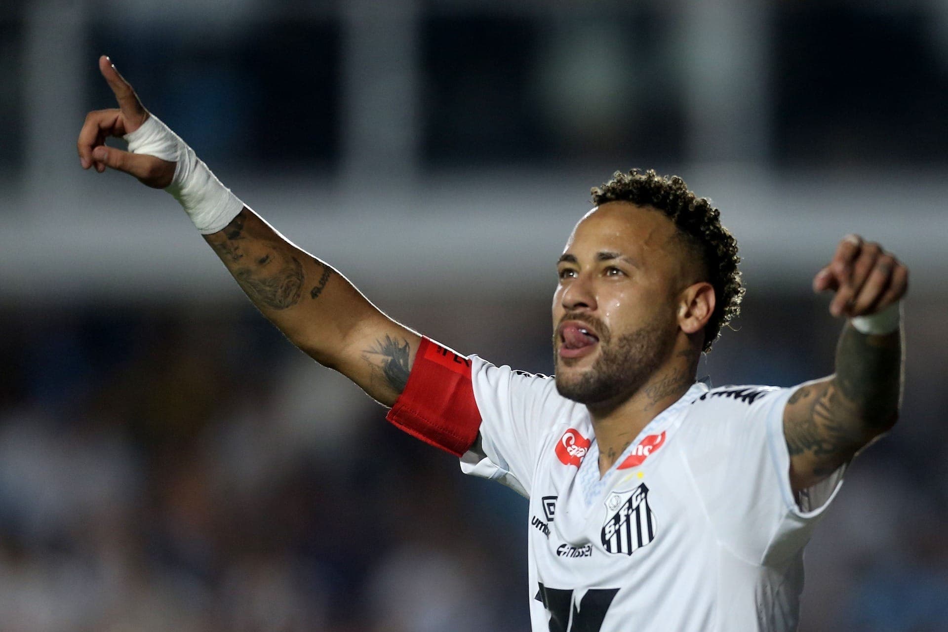 Neymar marcou o primeiro do Santos sobre o Sport