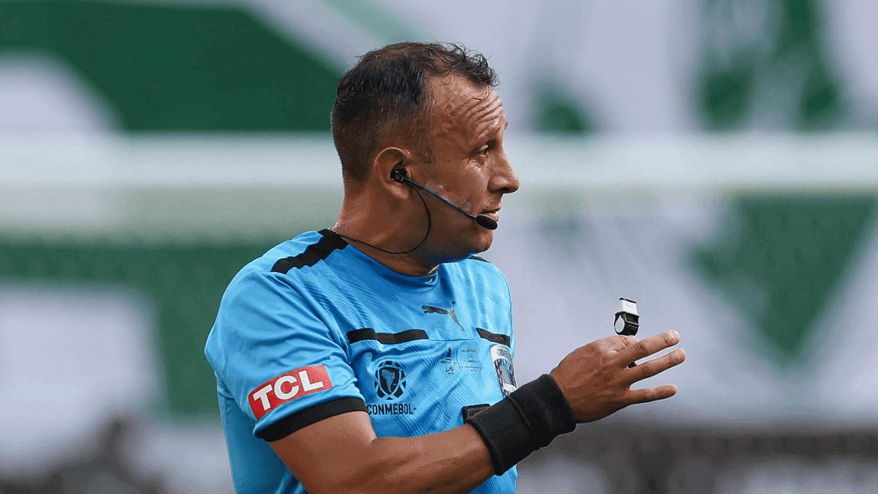 Darío Herrera em ação na final entre Palmeiras 0 x 1 Flamengo