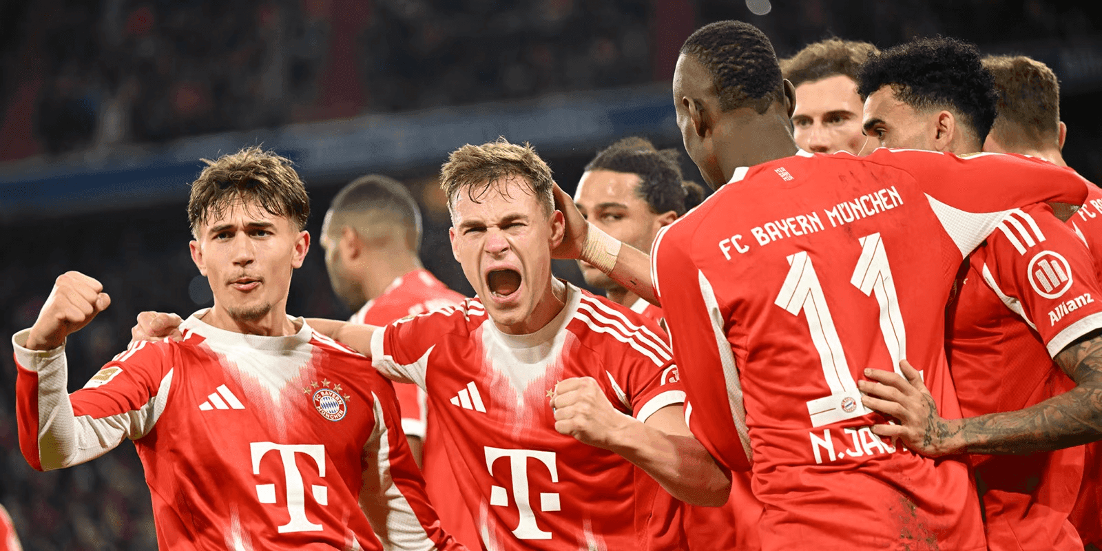 Jogadores do Bayern de Munique comemoram vitória sobre St. Pauli