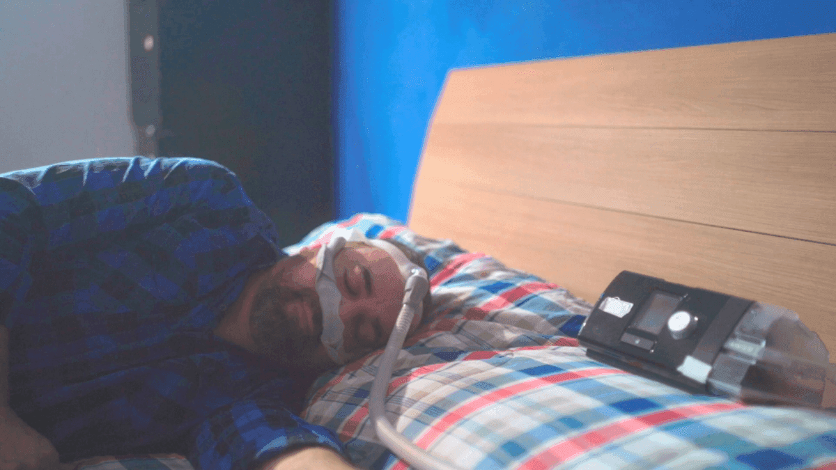 Estudo aponta ligação entre apneia do sono e risco de Parkinson; entenda