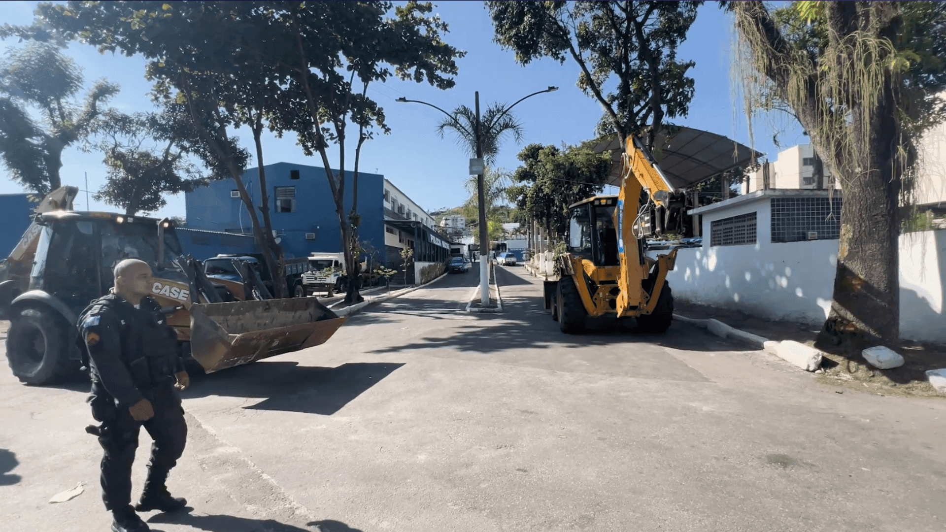De acordo com o Governo do Rio, as equipes seguem atuando em locais onde a operação foi iniciada na última semana.