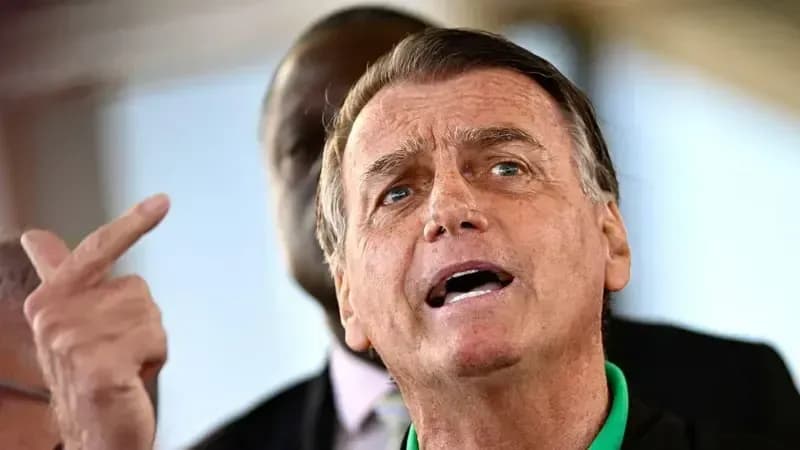 Defesa de Bolsonaro pede permissão para atendimento médico do ex-presidente na Polícia Federal