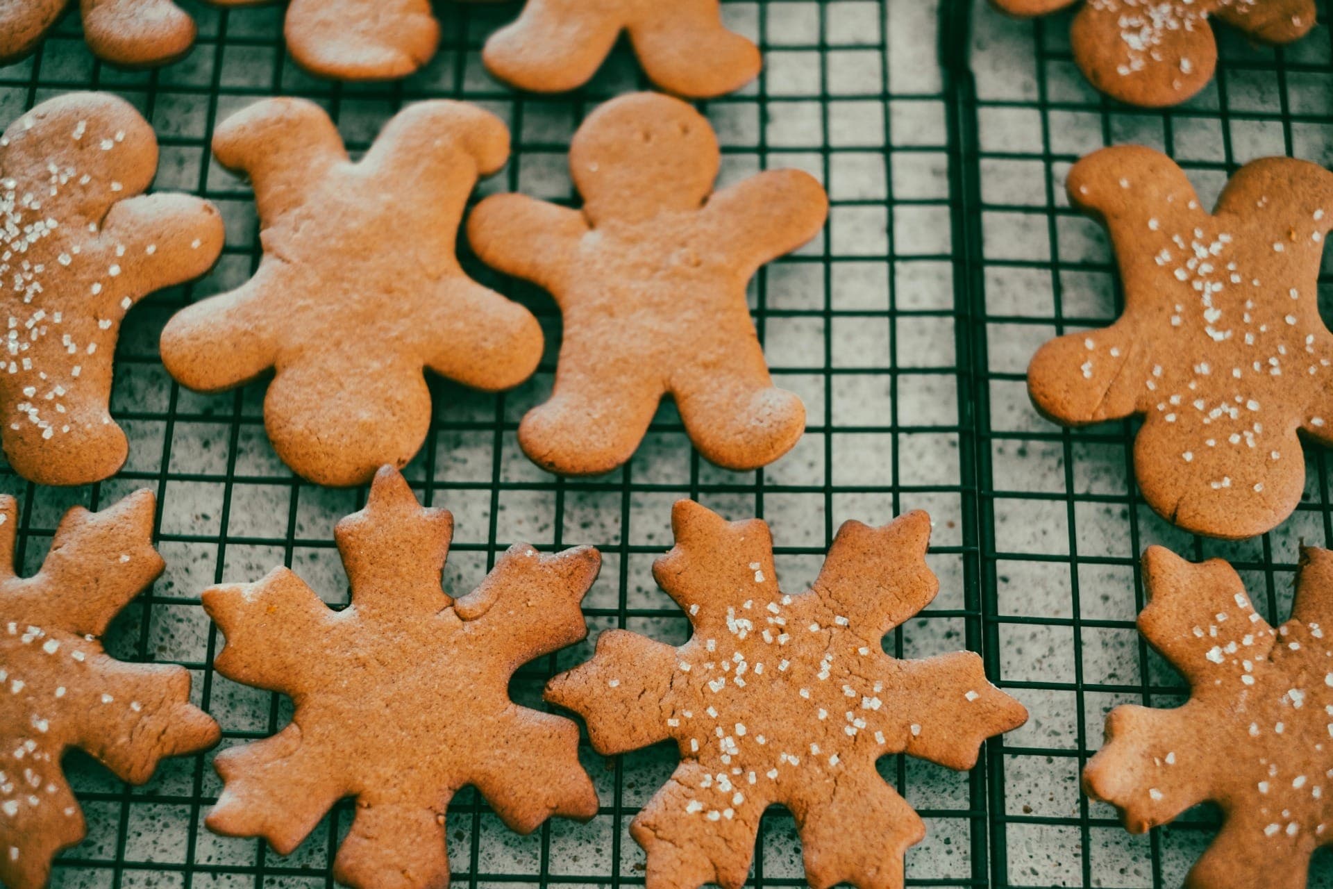 Receita de biscoito de Natal sem glúten é feita com polvilho doce e farinha de arroz branco