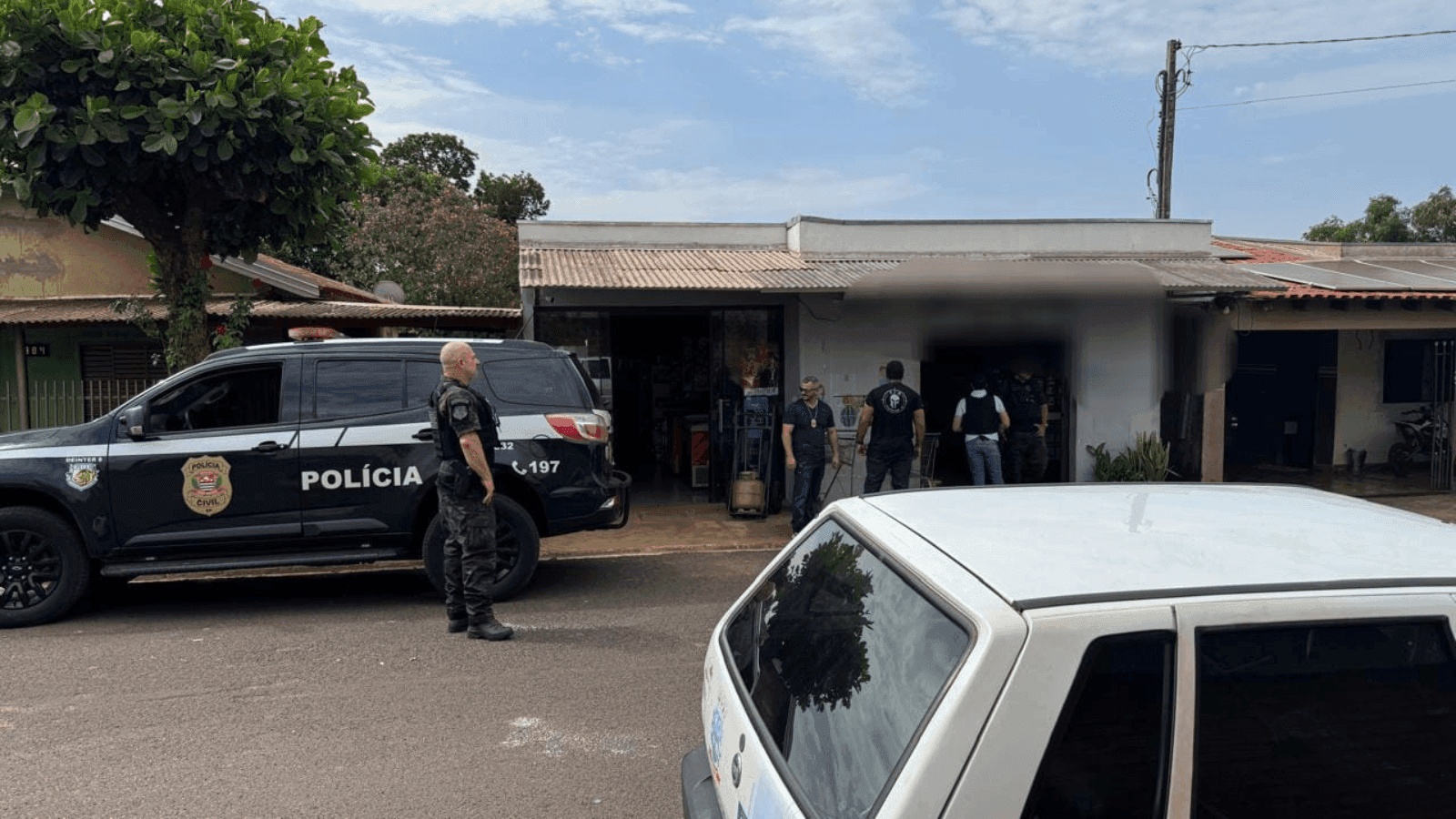Os policiais apreenderam carnes que estavam impróprias para consumo