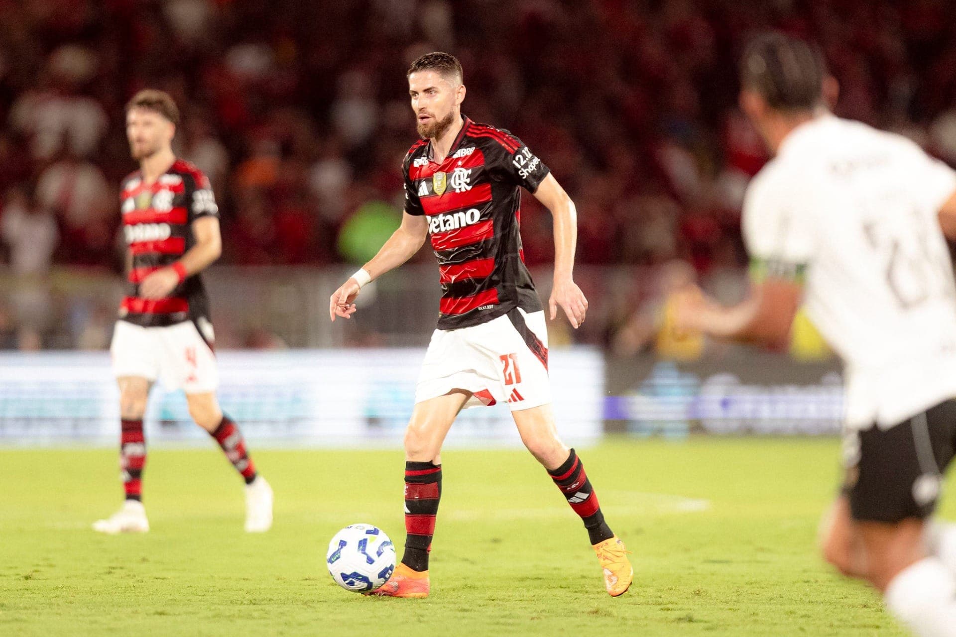 Jorginho em atuação no jogo do título do Brasileirão, contra o Ceará