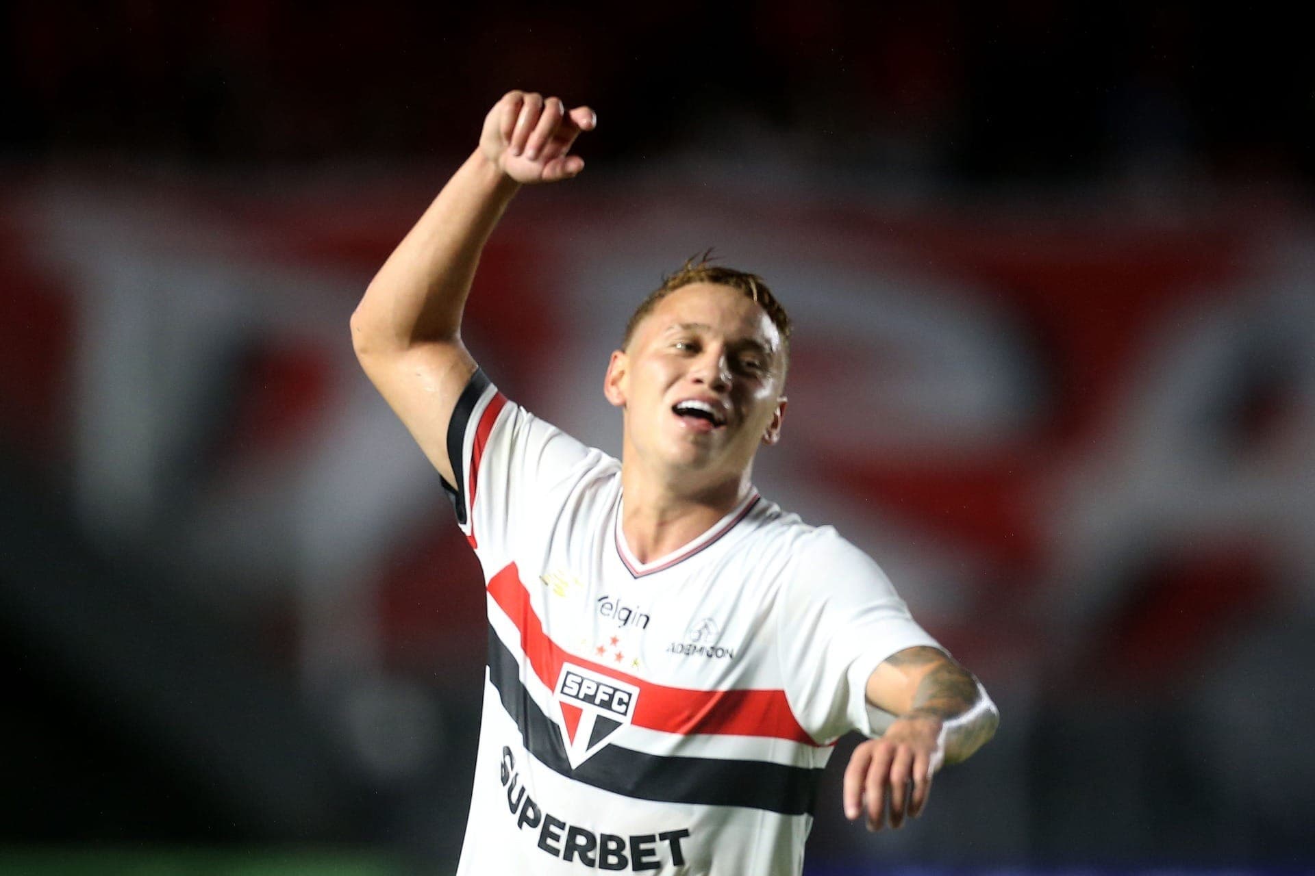 Maik comemora gol contra o Inter